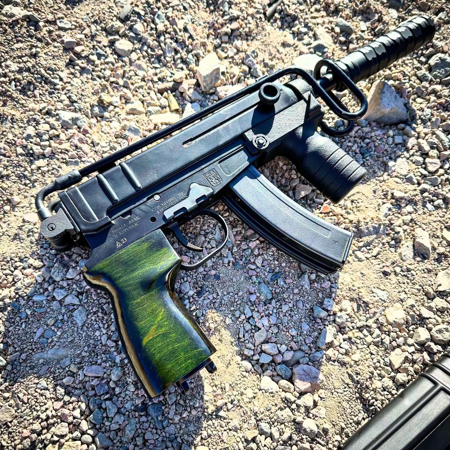 vz-61-skorpion-foregrip-module-10